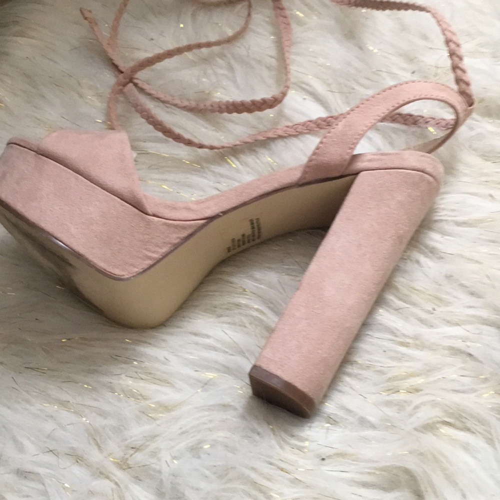 Heels - Picture 4 of 5